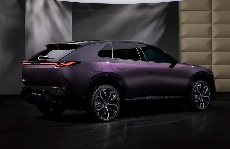 В Европе официально представили новую Mazda CX-6e 3