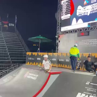 +1 к героям этого дня: 16-летний российский скейтбордист без ног Максим Лаллав занял четвёртое место на чемпионате мира по адаптивному скейтбордингу в Бразилии. Хоть он и не взял медаль, но стал любимцем местных, потому что был самым юным участником. Говор