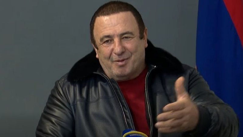 מנהיג "ארמניה המשגשגת" גאגיק צארוקיאן, שנמצא במרכז מעצר קדם משפט, שלח משם הודעה הקוראת לו לא לעזוב את EAEU…