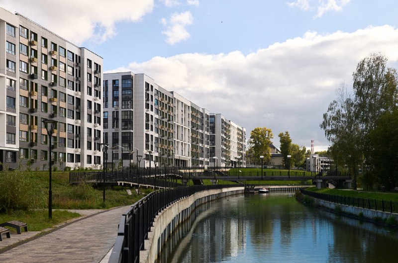 Комфорт начинается не с квадратных метров, а атмосферы когда за воротами не шум трассы, а тишина леса. Дети спокойно бегают во дворе, а вечерняя пр... - изображение 3 - комфорт, больше, где