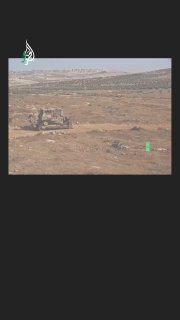 כוחות ישראל דוחפים אדמות של חקלאים במישור אל-רפיד בכפר אל-מוג'יר, צפונית מזרחית לרמאללה.