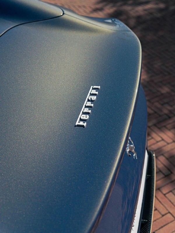 Tailor Made Ferrari 812 GTS в цвете Blu Elder 7