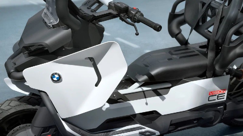BMW представил мопед, на котором можно ездить без шлема 3
