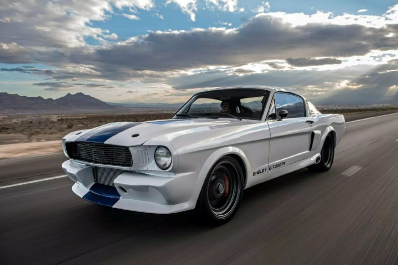 Американское ателье превратило винтажный Ford Mustang в 700-сильный рестомод GT350TR. 6