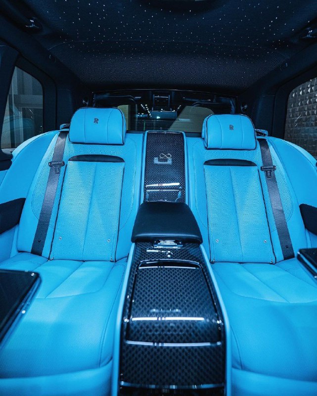 Rolls-Royce Cullinan ll Black Badge Tiffany edition 5