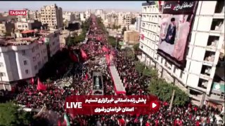 מיליוני מאמינים משתתפים בטקס הלווייתו של המנהיג ההרוג ברחובות המובילים למסגד הקדוש ברזאווי, ירושלים.
