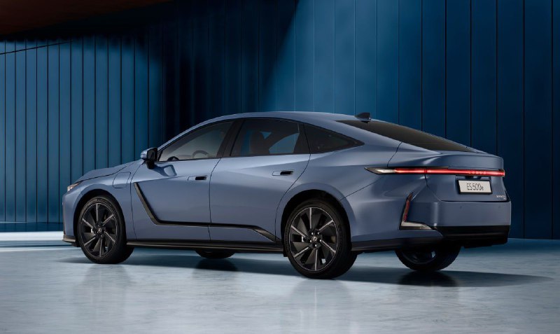 Новый Lexus ES выходит на европейский рынок 2