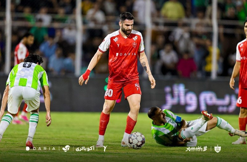 هواداران ارتش سرخ(پرسپولیس): ❌سلمانی از چشم سرمربی پرسپولیس افتاد◻️یاسین سلمانی که طی چند فصل اخیر در پرسپولیس حضور داشته، نتوانسته انتظارات را برآور