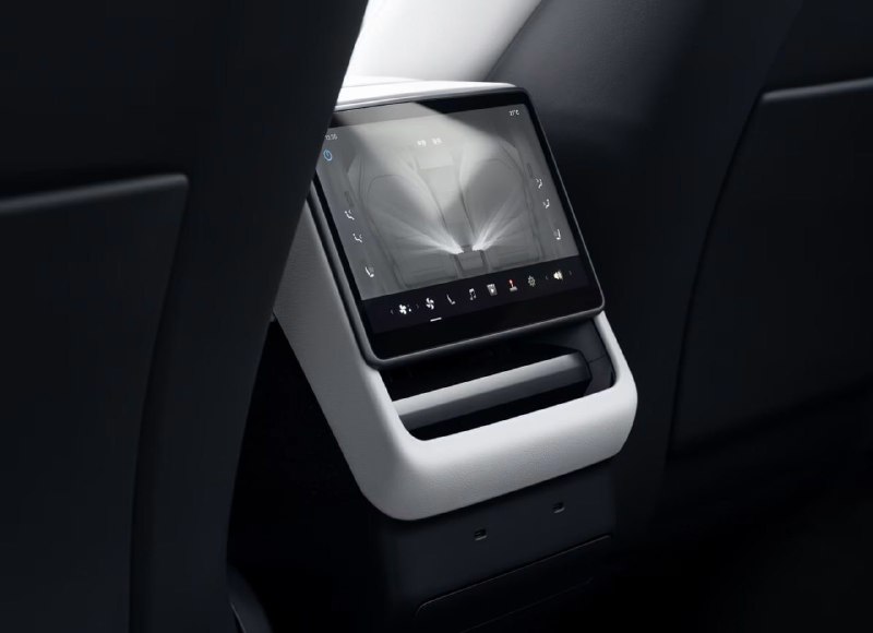 В Китае представили удлинённую Tesla Model YL 3