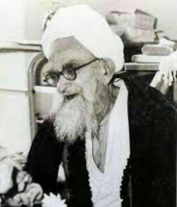 مجمع البحرین: ✳️عارف وارسته مرحوم آیت الله کوهستانی (قدس سره) :من حرف بیهوده زدن را کمتر از غذای حرام نمی دانم .این جمله بر سر در مدرس