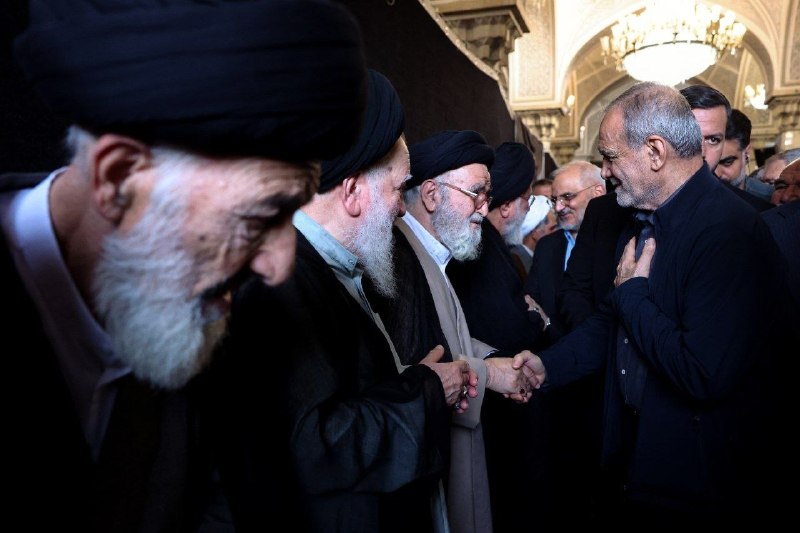 The presence of the President at the commemoration ceremony of the foreigner Ayatollah Shabir Zanjani in the Moshti High School Mosque who was killed