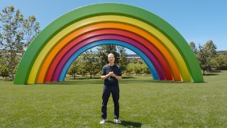 Тим Кук поблагодарил всех за работу и в последний раз попрощался с нами из Apple Park.На этом презентация WWDC 2026 всё. Впечатления?💼 Rozetked | Подписаться