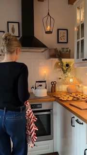 50 атмосферных новогодних фильмов для теплых вечеров Один Дома 2. Кудряшка Сью 3. Рождественские каникулы 4. Ноэль 5. Лавка чудес 6. Подарок на рож... - изображение 1 - рождество, санта, клаус