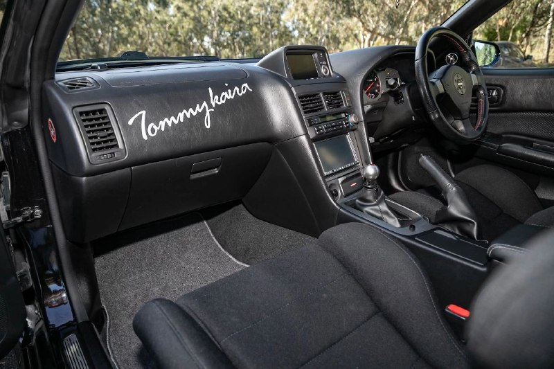 Редкий Nissan GT-R выставили на аукцион 6