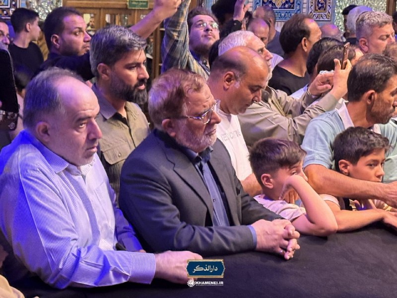 ایران نیوز: 🔴 حضور سرلشکر مصطفی ایزدی، جانشین فرمانده کل سپاه پاسداران در رواق دارالذکر حرم مطهر رضوی برای زیارت مزار رهبر شهید انقل