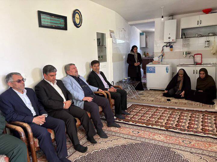 ایسنا ✔: حضرتی: اعتبار تهدیدهای دشمنان در برابر ملت ایران کاهش یافته استرئیس شورای اطلاع‌رسانی دولت در دیدار با خانواده سرهنگ دوم