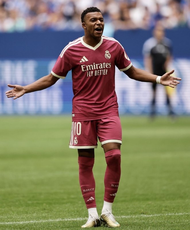 RealMadridCFNews | رئال مادرید سی اف نیوز: 💢 بازگشت یک امباپه جدید📝 آ اِس:⚪️ در رئال مادرید می‌گویند یک کیلیان امباپه جدید از تعطیلات تابستانی بازگشته است.⚪️ امباپ
