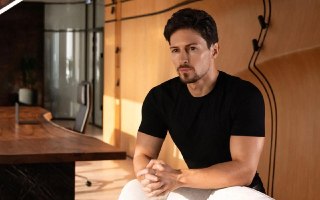 Дуров заявил, что Telegram будет адаптироваться к блокировкам в РоссииСоздатель Telegram Павел Дуров прокомментировал блокировку мессенджера в России, пообещав сделать его трафик «более сложным для обнаружения и блокировки». «Добро пожаловать снова в "Цифр