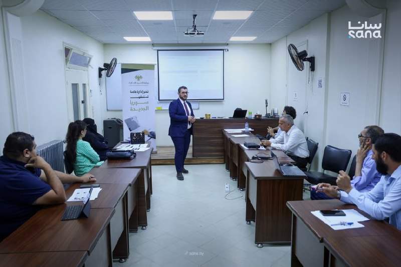 פיתוח מנהלי מארגן קורס מיוחד על יישום אסטרטגיות לשיפור היעילות של העבודה המוסדית