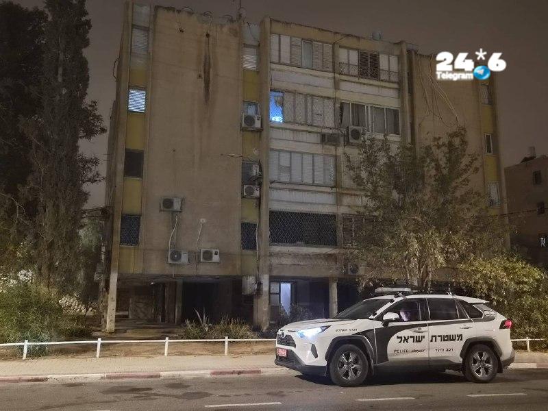 🇮🇱 The scene where the murder in Beer Sheva of a woman, by her husband, allegedly took place. The couple's 5-year-old child was apparently present. Itai Gal-on News 12.