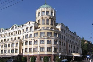 Пушилин включил захваченный у украинского бизнесмена Donbass Palace в план приватизации «Глава» «ДНР» Денис Пушилин подписал закон о включении пятизвездочного отеля Donbass Palace в план приватизации на 2026 год, пишет The Insider.В перечень вошли два здан