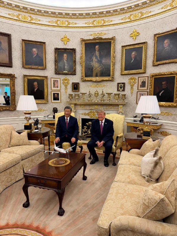 Trump and Xi meet in the Oval Office behind closed doors.