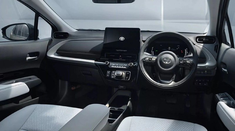 Обновлённая Toyota Aqua дебютировала в Японии 4