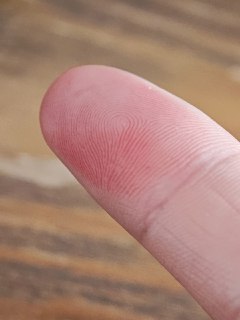 #@inside1024刚才机剪找我谈话，录音录像收手机，宣读权利义务，把我生平问个全。最后问一句，红十字会给没给过我院棉被。我都懵了。大哥你整的太吓人了！我连我幼儿园睡不着撩隔壁小男孩都想起来了，你就问棉被？我都能拿患者尿过的被褥给你看。就这点事，至于么，谁家贪污棉被啊，还是患者用的，那玩意丑的要命，给你你要啊？！