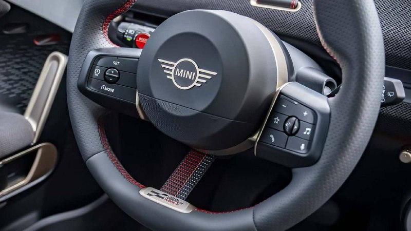MINI выкатила «заряженные» электрокары в версии JCW. 3
