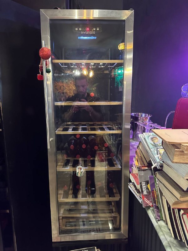 Продам винный холодильник
