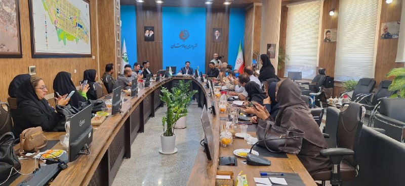 زیتون نیوز | zeytoonnews: 🔻بازدید خبرنگاران از تازه های عمرانی شهرداری بهارستان 🔹به مناسبت ۱۷ مرداد، روز خبرنگار، شهرداری بهارستان در مراسمی که با