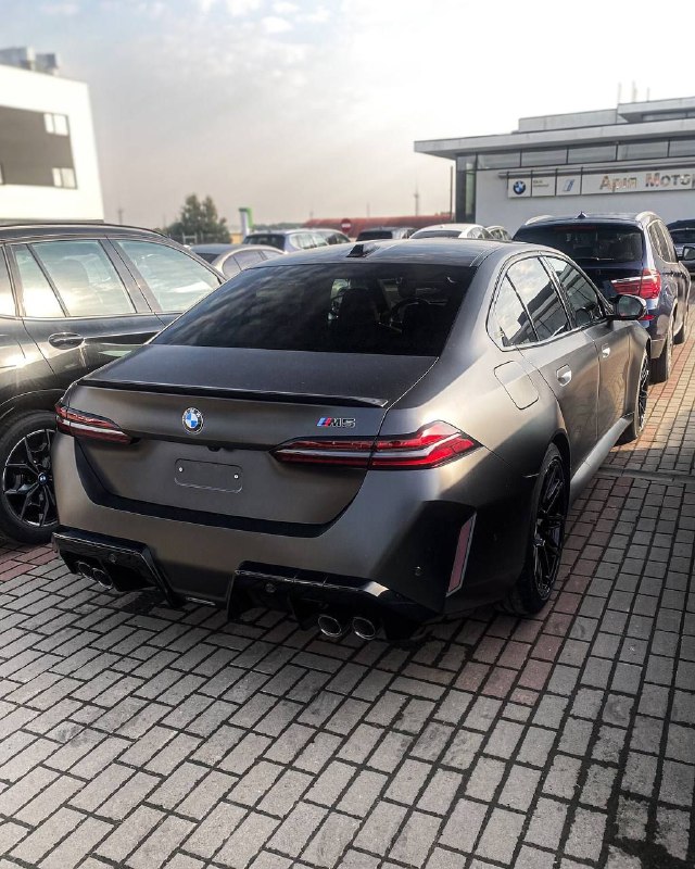 BMW M5 5