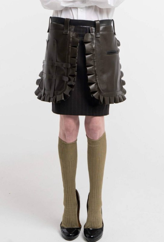 Решила собрать для вас ссылки на новогодние подарки, которые у меня уже есть, а вам могут быть актуальны 1. Шуба для собаки Pet Object (Мартин не любит одежду, но родительская китайская хохлатая будет в восторге, поэтому передарю)2. Постельное белье Delo, самое крутое, что все продается отдельно и можно взять 2 пододеяльника.  У нас есть и розовое, и бежевое. Мои самые  любимые комплекты. Пододеяльник/ наволочки/простынь3. Пижама очень классная и приятная к телу. Носим, любим.4. Галстук  Walk of shame.5. Фартук от Glumkimberly6. Шпилька в волосы розы  Hairpinmt. Наконец у меня отросли волосы и можно сделать пучок с этой шпилькой из серебра.7. Скульптура Жажа 8. Бокалы Seletti (этот бренд покупала в цветном, этот сайт не проверен мной) 9. Ваза в форме сердцаРешила собрать для вас ссылки на новогодние подарки, которые у меня уже есть, а вам могут быть актуальны 1. Шуба для собаки Pet Object (Мартин не любит одежду, но родительская китайская хохлатая будет в восторге, поэтому передарю)2. Постельное белье Delo, самое крутое, что все продается отдельно и можно взять 2 пододеяльника.  У нас есть и розовое, и бежевое. Мои самые  любимые комплекты. Пододеяльник/ наволочки/простынь3. Пижама очень классная и приятная к телу. Носим, любим.4. Галстук  Walk of shame.5. Фартук от Glumkimberly6. Шпилька в волосы розы  Hairpinmt. Наконец у меня отросли волосы и можно сделать пучок с этой шпилькой из серебра.7. Скульптура Жажа 8. Бокалы Seletti (этот бренд покупала в цветном, этот сайт не проверен мной) 9. Ваза в форме сердца