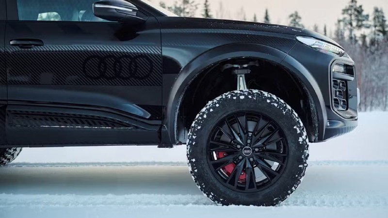 Audi показала экстремальный внедорожник Q6 e-tron Sportback 3