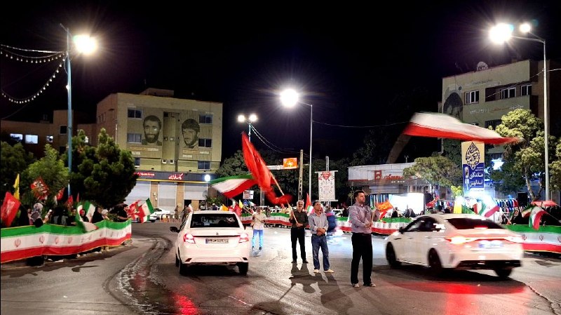 اخبار همدان: شب ۱۶۹، میدان امامزاده عبدالله غرق در شور علوی🔹 همزمان با بانگ اللهاکبر مردم، صد و شصتونهمین شب تجمعات مردمی همدان در