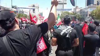 🎦 הדהוד קריאת הצהריים לתפילה לאופק משהד והנפת הדגל האיראני של סלמי