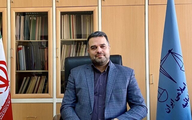 عصرخبر asrkhabar.com: علی کاظمی، سخنگوی جدید قوه قضائیه شد🔹او جایگزین اصغر جهانگیر می شود.🔹سید علی کاظمی آبان 1404 با حکم رئیس قوه قضائیه، به