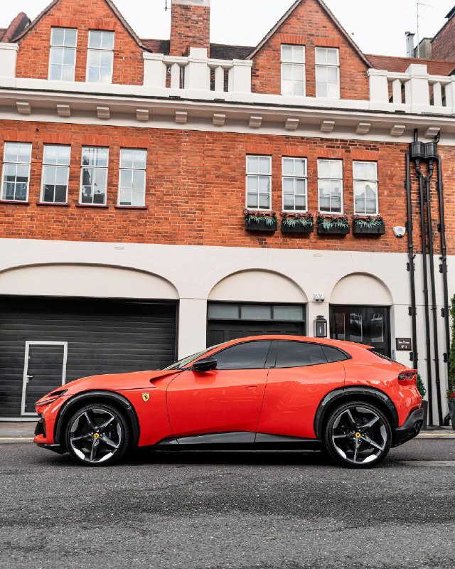 Ferrari Purosangue 2