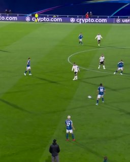 🔵️ Nico Paz presented an absolutely amazing performance against Manchester United. He was just on a different level throughout the game. 🪄🇦🇷.