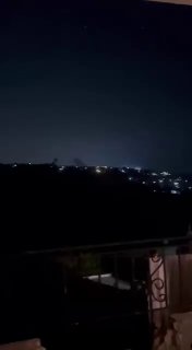 🚨 כך תיעד תושב העיירה אל-הניה שבמחוז צור את הרגע שבו בוצעו ירי ארטילריה על עיירתו.