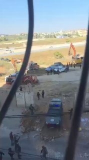 الاحتلال يدفع تعزيزات عسكرية نحو شارع المطار شمال القدس
