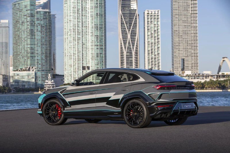 Гибридный Lamorghini Urus получил версию посвященную Майами 2