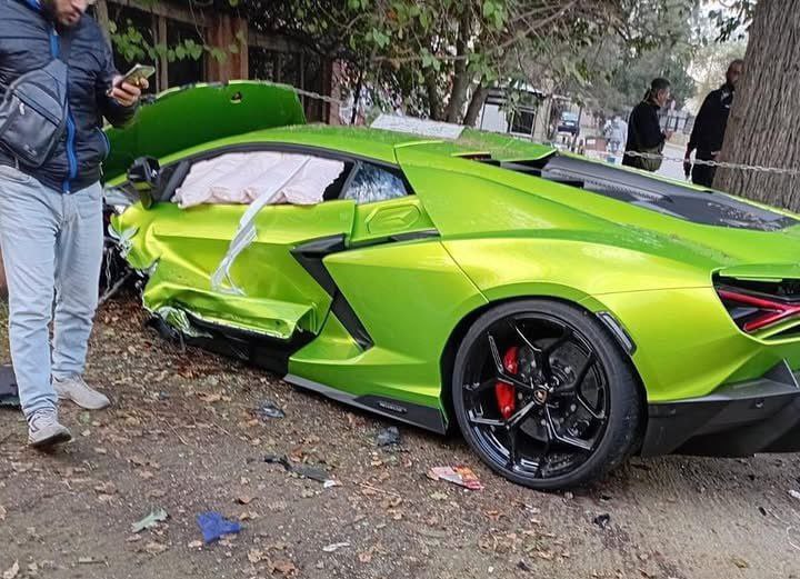 Сотрудник автосалона разбил новый Lamborghini Revuelto стоимостью $600 000 2