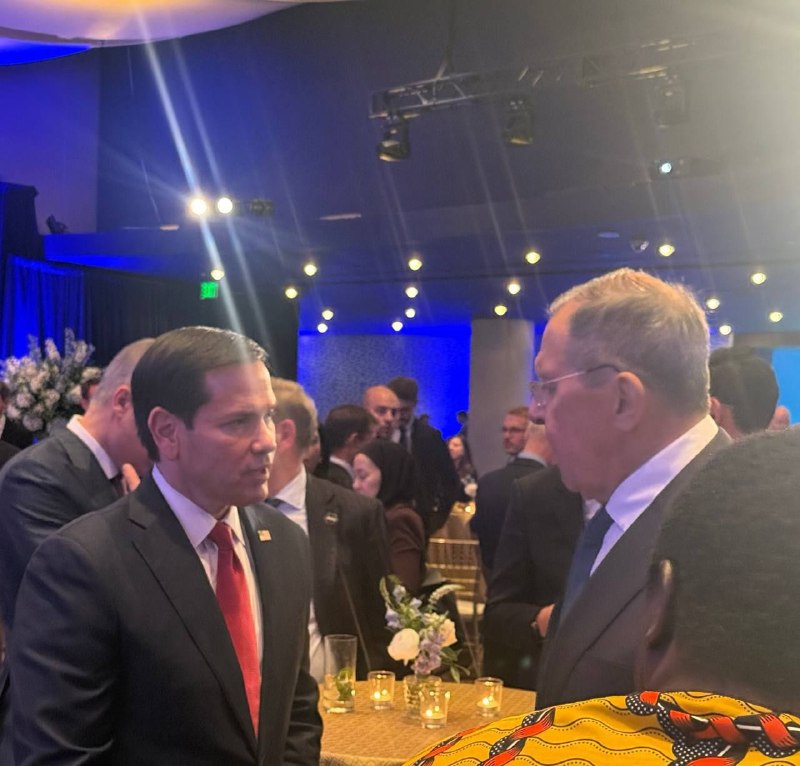 אם זלנסקי רוצה להיפגש עם פוטין, הוא חייב לבוא למוסקבה," - לברוב.