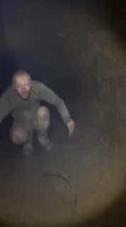 הצבא הרוסי שוב טיפס לצינור ליד קופיאנסק מה הם מרחו שם? לוחמים אוקראינים תפסו ארבעה צ'וחאנוב רוסים ממש בתוך…