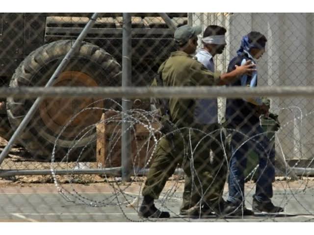 محامٍ فلسطيني يتهم سجون الاحتلال بممارسة التعذيب المنظم