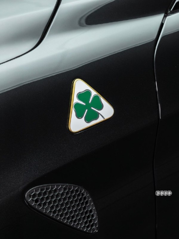Alfa Romeo Giulia Quadrifoglio Bespoke Edition 3