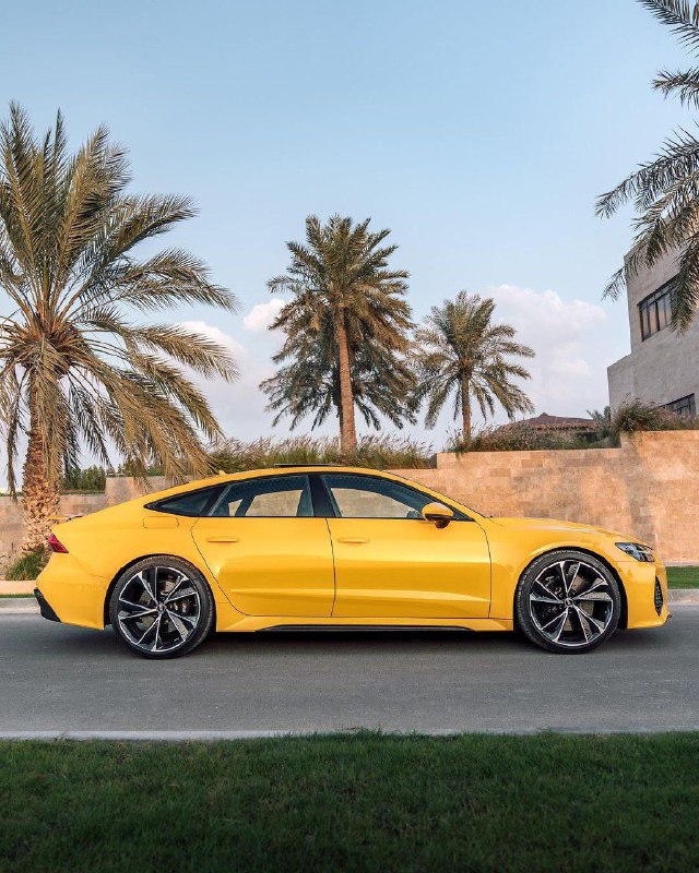 Audi RS7 9