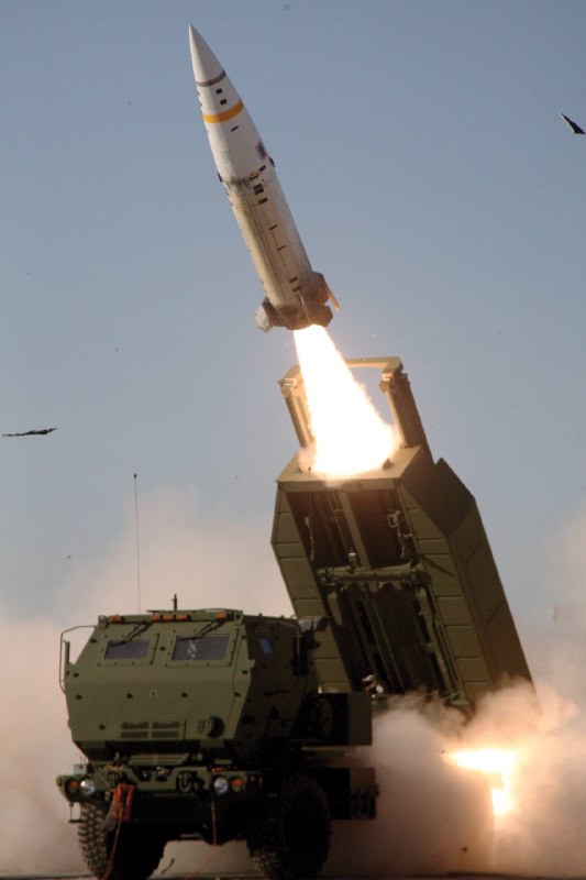 גדול: אוקראינה אמורה לקבל 70 x M39 טילי ATACMS מטורקיה, לצד 12 משגרי M270, 2,524 רקטות M26 ו-47,000 פגזי אר…