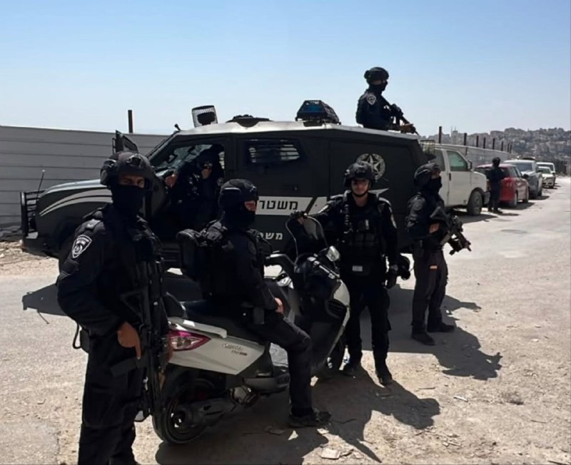 شرطة الاحتلال تصادر 3 مركبات في الزعيم شمال القدس